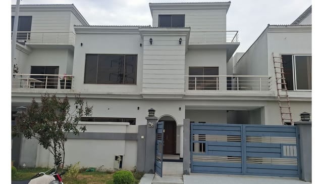 10 Marla Villa for Rent in DHA Gujranwala - Prime Location