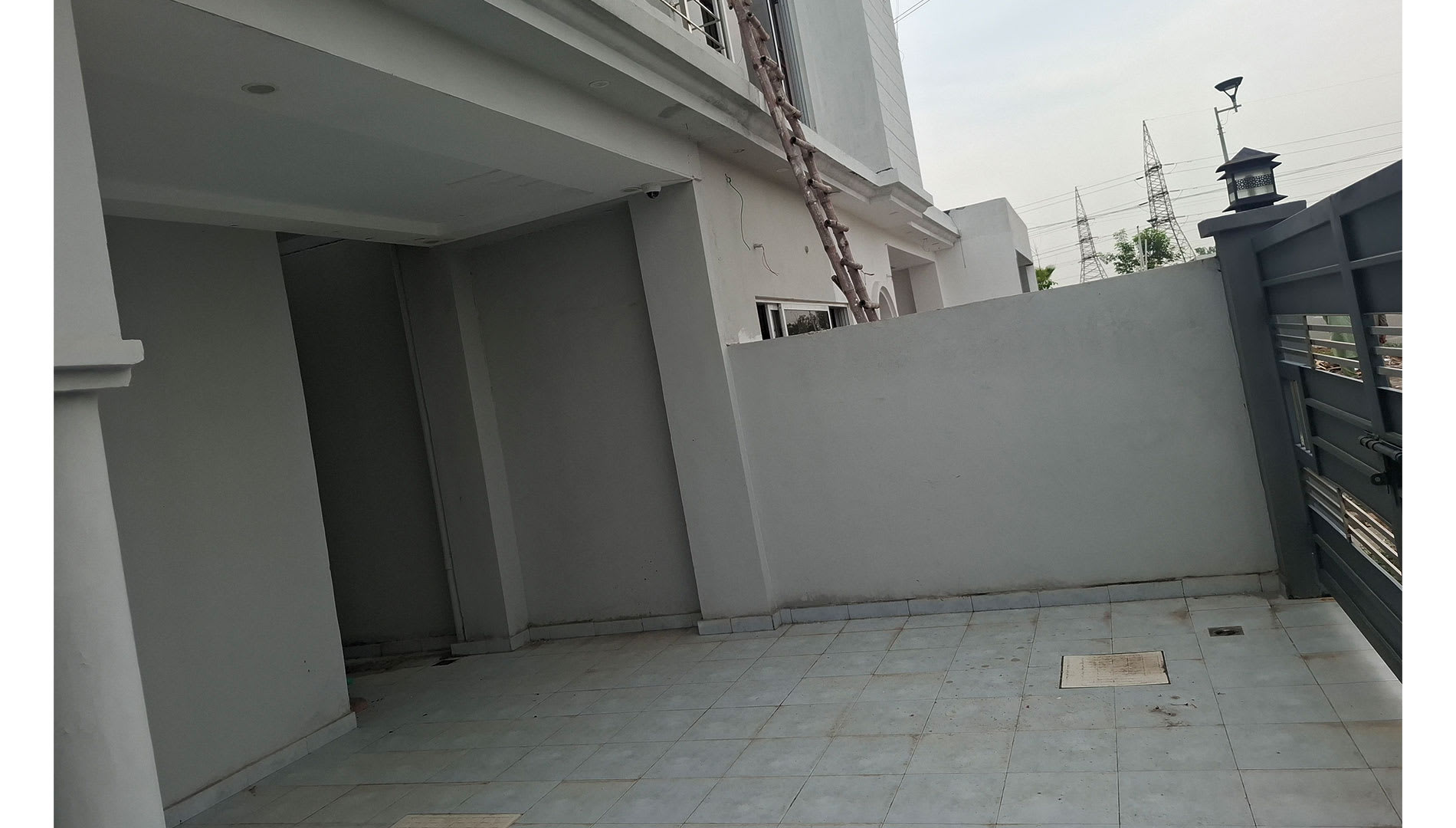 10 Marla Villa for Rent in  DHA Gujranwala - Prime Location